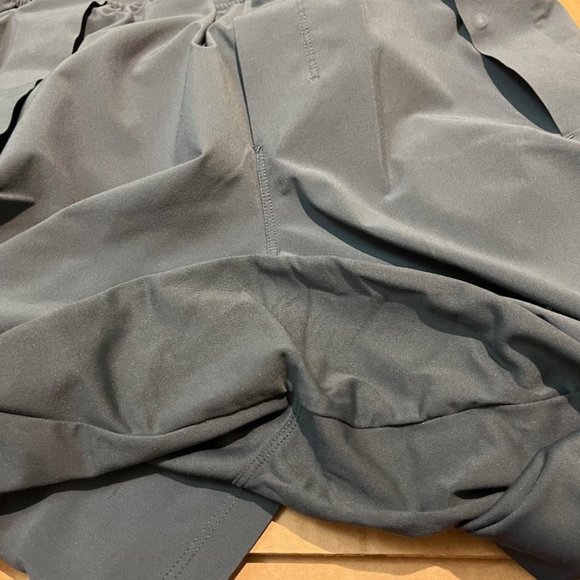 Lululemon Chill Motion grey size S men's pants. Tailored fit. Great condition! - Picture 8 of 8